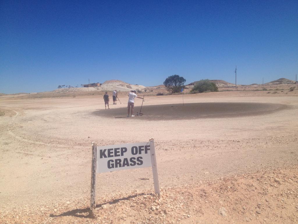 Opal Inn Hotel, Motel, Caravan Park Coober Pedy Exterior foto