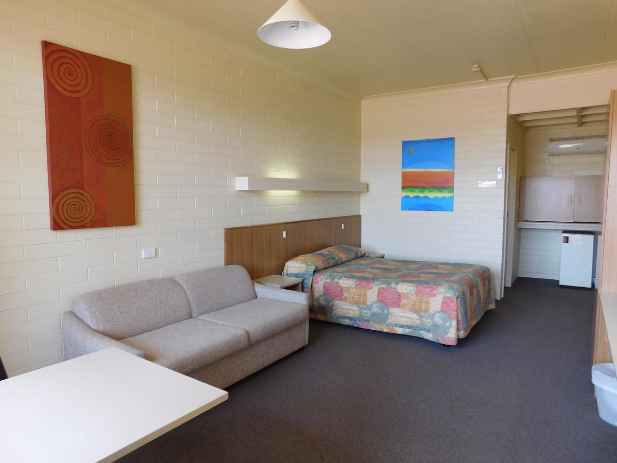Opal Inn Hotel, Motel, Caravan Park Coober Pedy Exterior foto